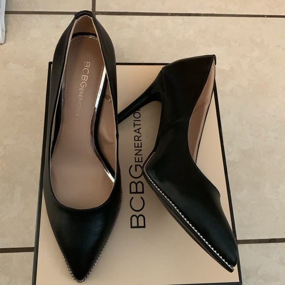 BCBG leather shoes almost new with box silver lining design 3 inch heels. - Picture 3 of 4
